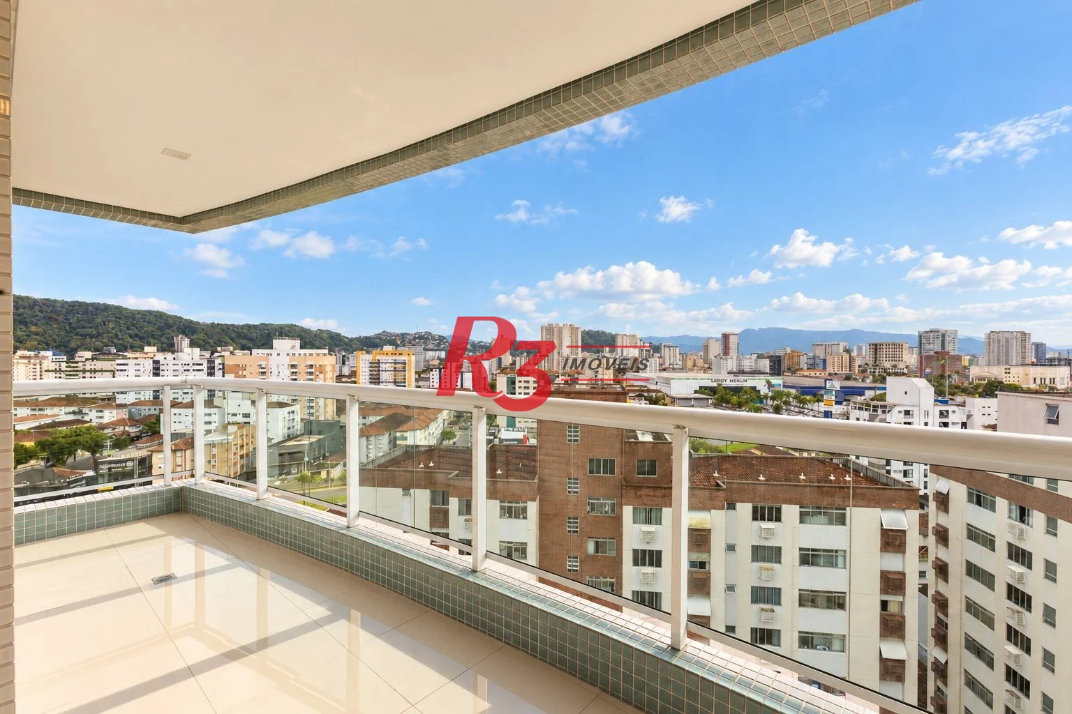 Apartamento com 2 dormitórios à venda, 76 m² por R$ 1.500.000,00 - Gonzaga - Santos/SP