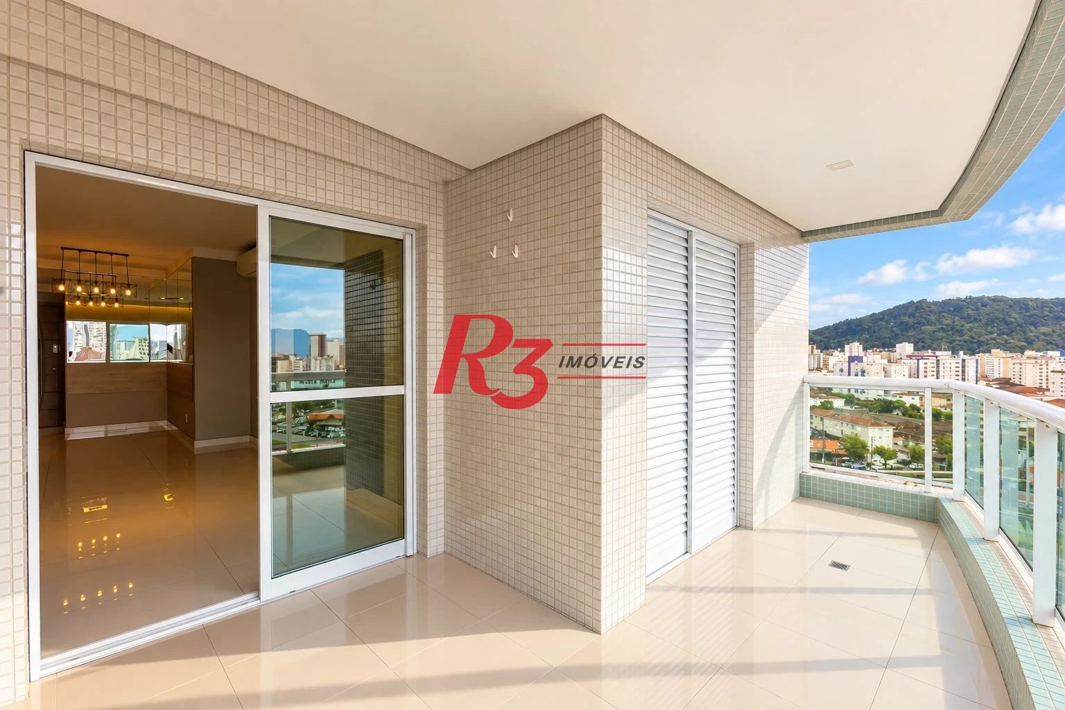 Apartamento com 2 dormitórios à venda, 76 m² por R$ 1.500.000,00 - Gonzaga - Santos/SP