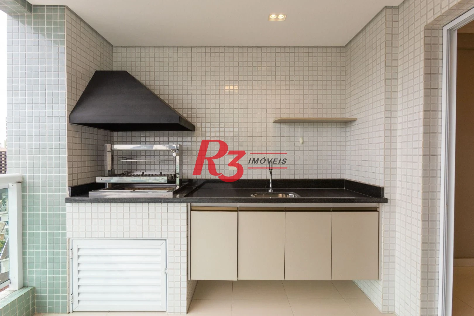 Apartamento com 2 dormitórios à venda, 76 m² por R$ 1.500.000,00 - Gonzaga - Santos/SP