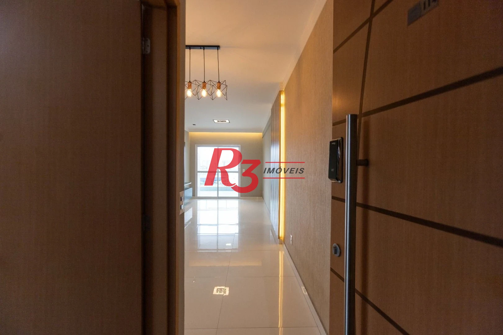 Apartamento com 2 dormitórios à venda, 76 m² por R$ 1.500.000,00 - Gonzaga - Santos/SP