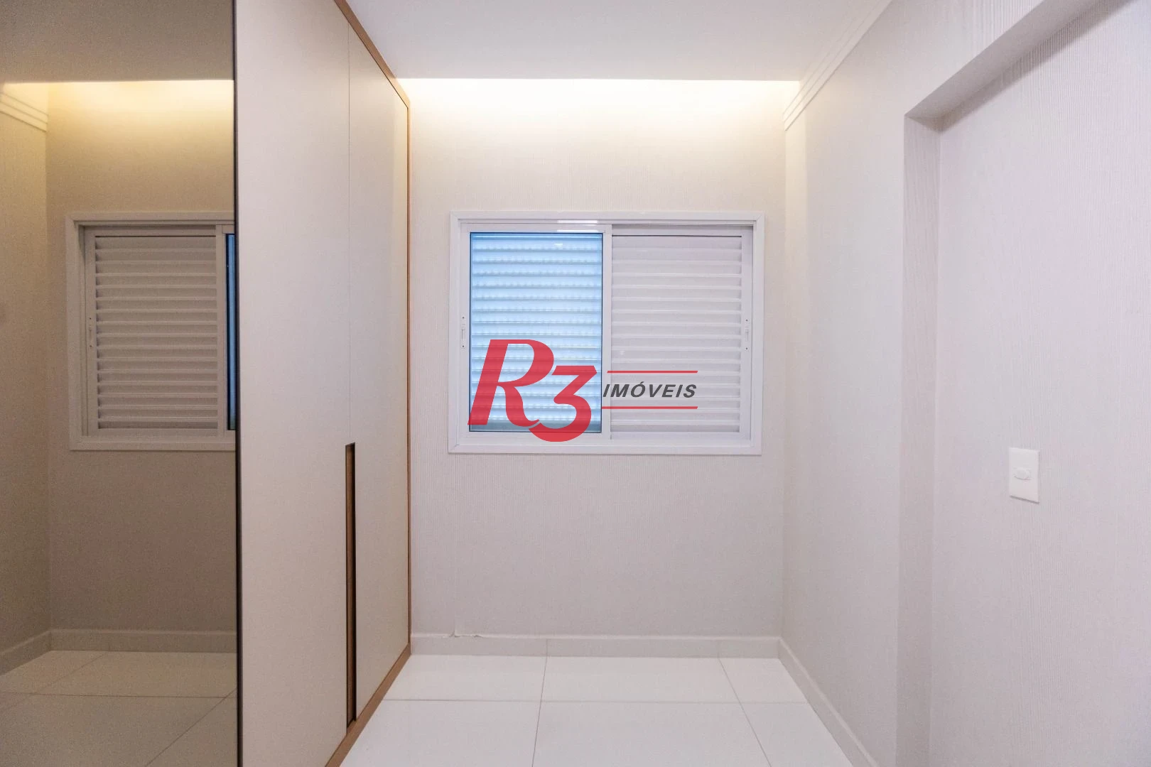 Apartamento com 2 dormitórios à venda, 76 m² por R$ 1.500.000,00 - Gonzaga - Santos/SP