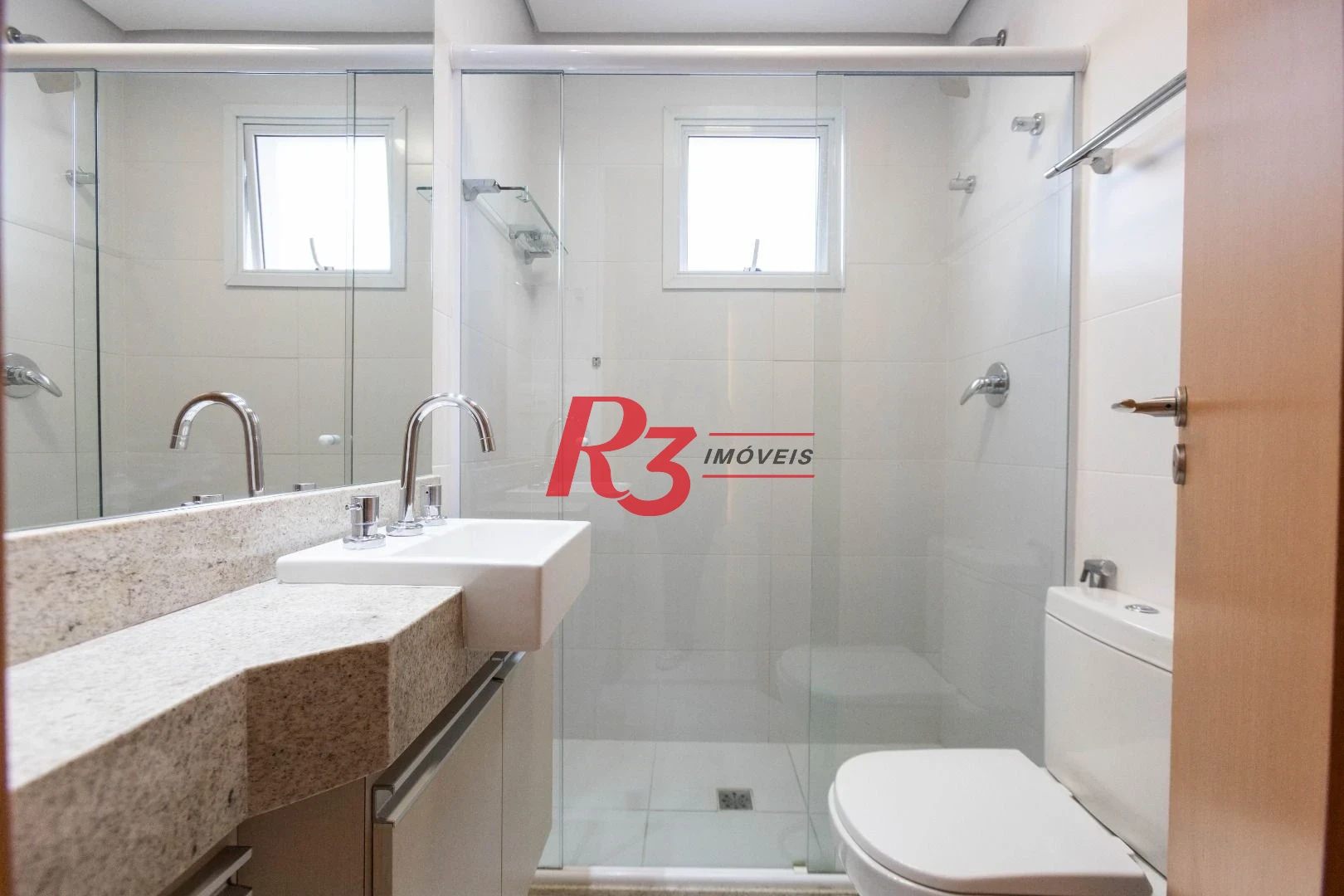 Apartamento com 2 dormitórios à venda, 76 m² por R$ 1.500.000,00 - Gonzaga - Santos/SP