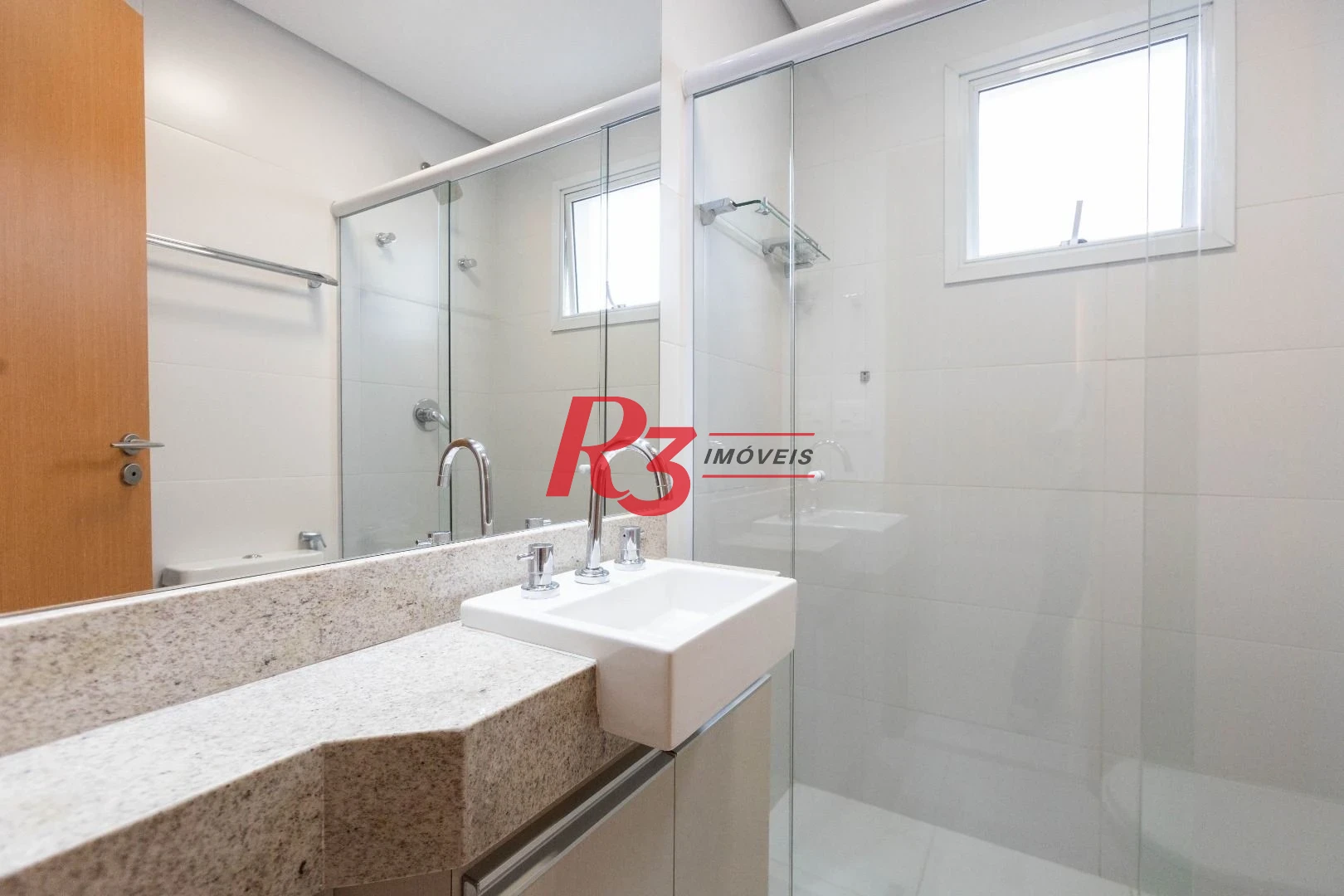 Apartamento com 2 dormitórios à venda, 76 m² por R$ 1.500.000,00 - Gonzaga - Santos/SP