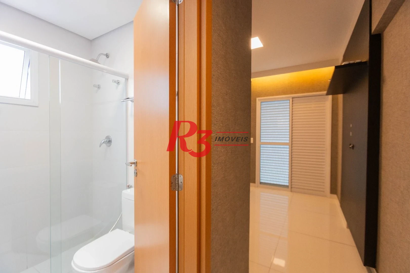 Apartamento com 2 dormitórios à venda, 76 m² por R$ 1.500.000,00 - Gonzaga - Santos/SP