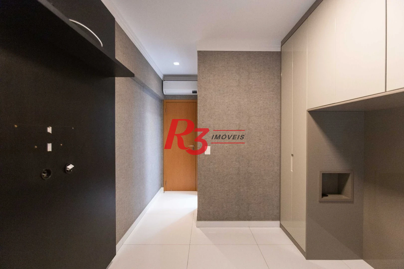 Apartamento com 2 dormitórios à venda, 76 m² por R$ 1.500.000,00 - Gonzaga - Santos/SP