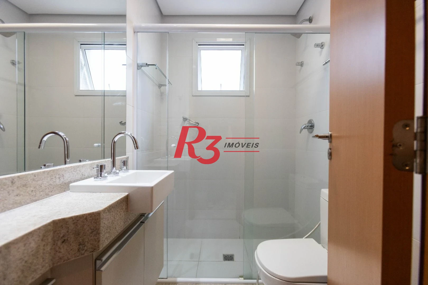 Apartamento com 2 dormitórios à venda, 76 m² por R$ 1.500.000,00 - Gonzaga - Santos/SP