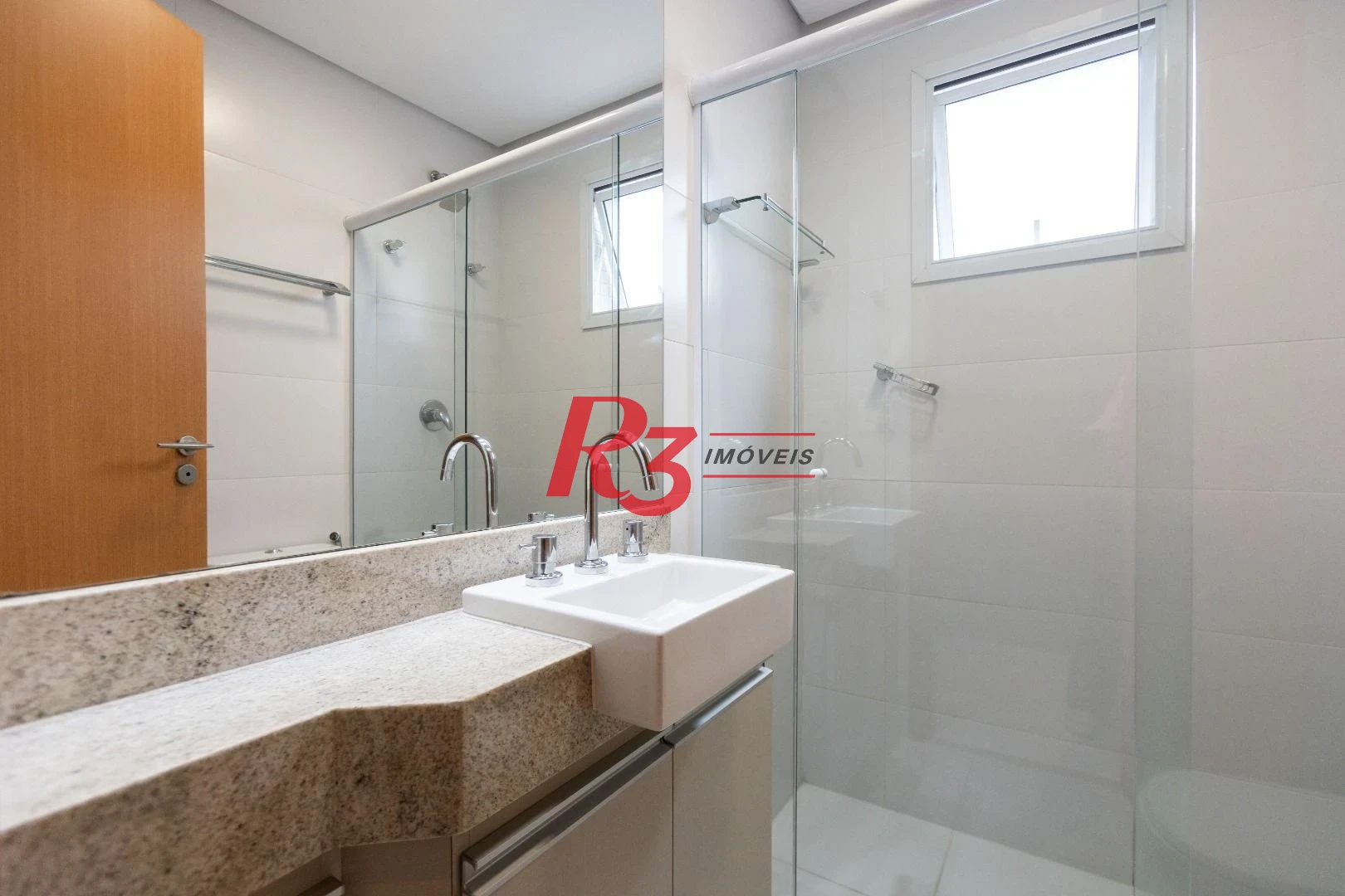 Apartamento com 2 dormitórios à venda, 76 m² por R$ 1.500.000,00 - Gonzaga - Santos/SP