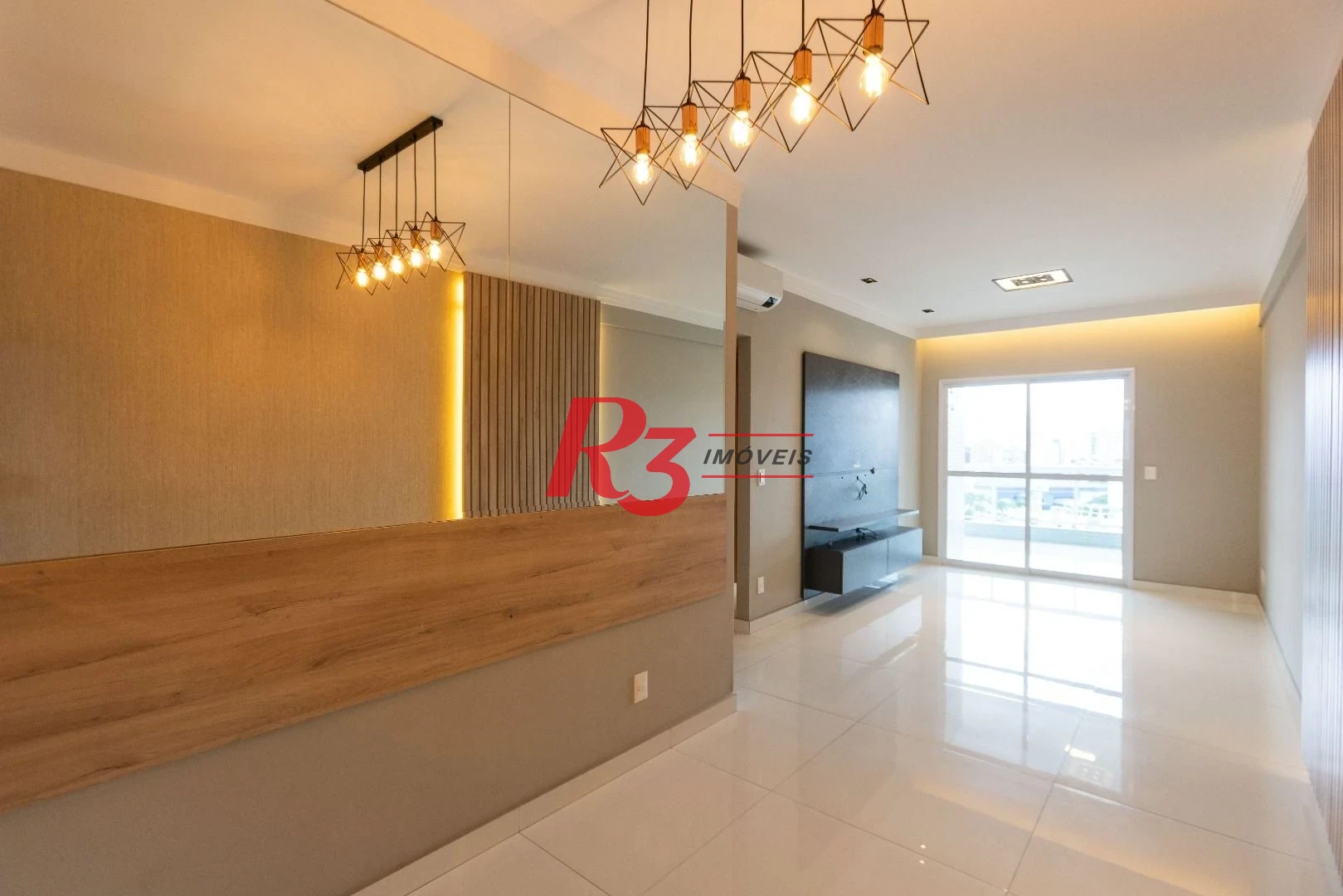 Apartamento com 2 dormitórios à venda, 76 m² por R$ 1.500.000,00 - Gonzaga - Santos/SP