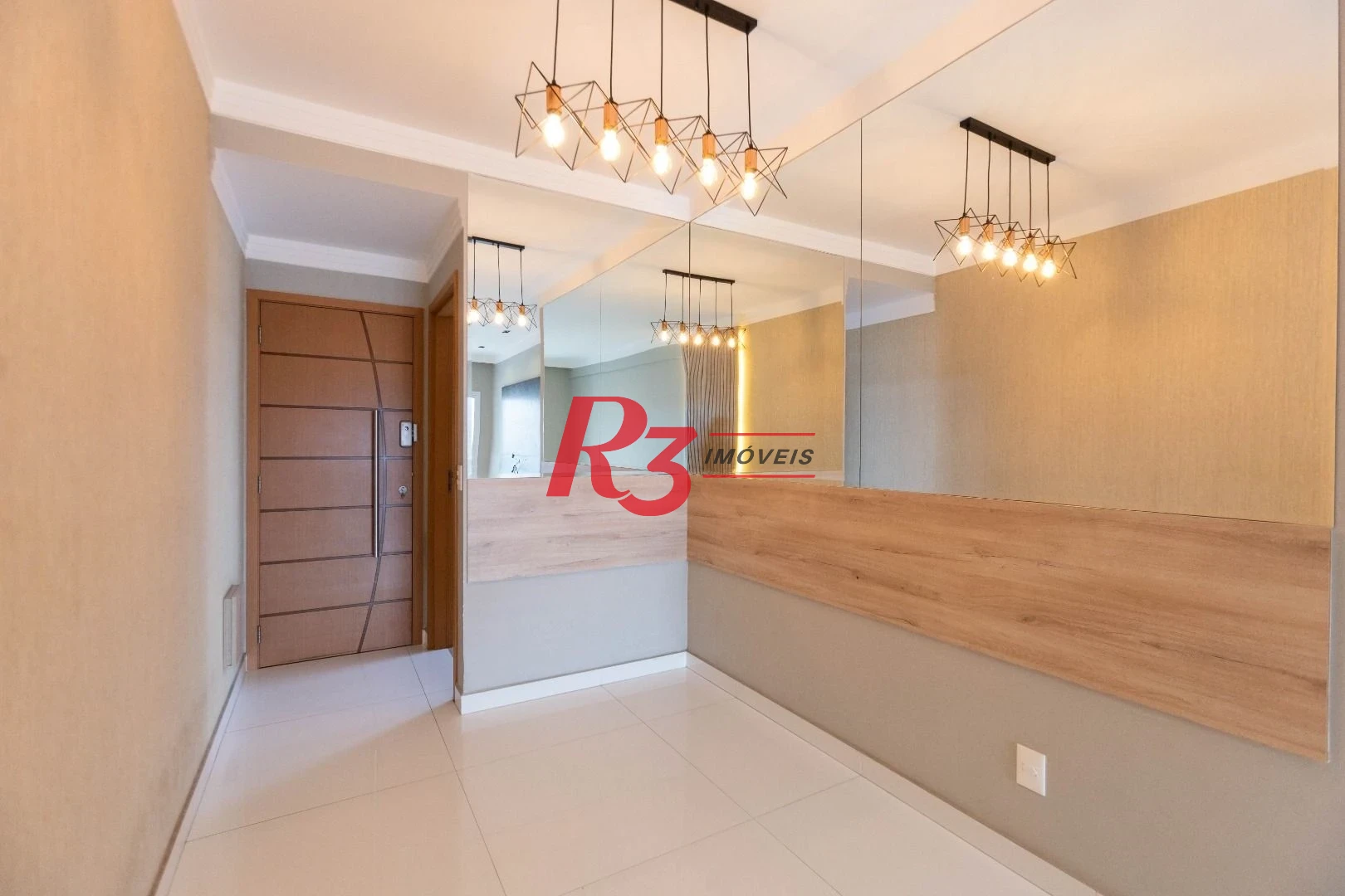 Apartamento com 2 dormitórios à venda, 76 m² por R$ 1.500.000,00 - Gonzaga - Santos/SP
