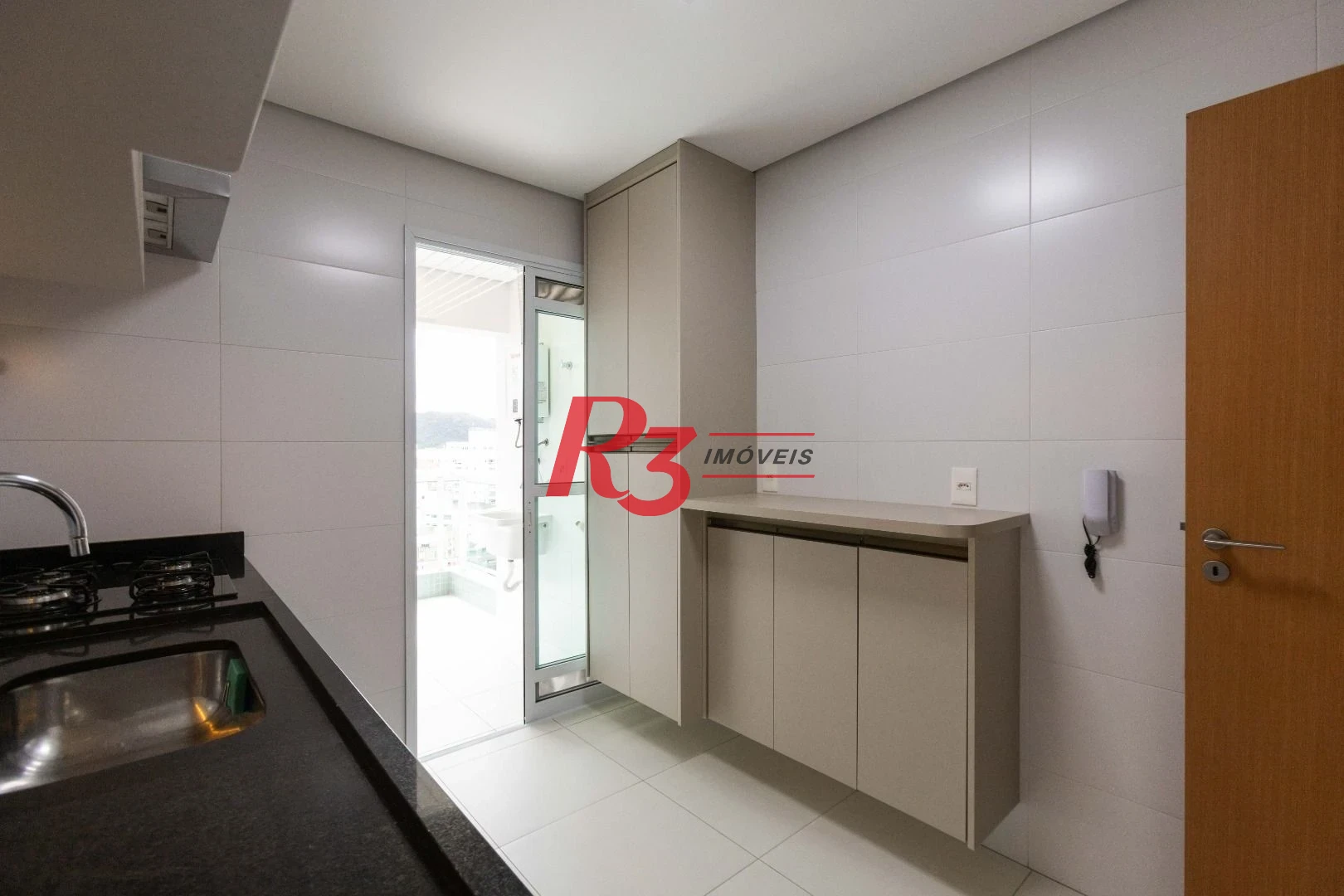 Apartamento com 2 dormitórios à venda, 76 m² por R$ 1.500.000,00 - Gonzaga - Santos/SP
