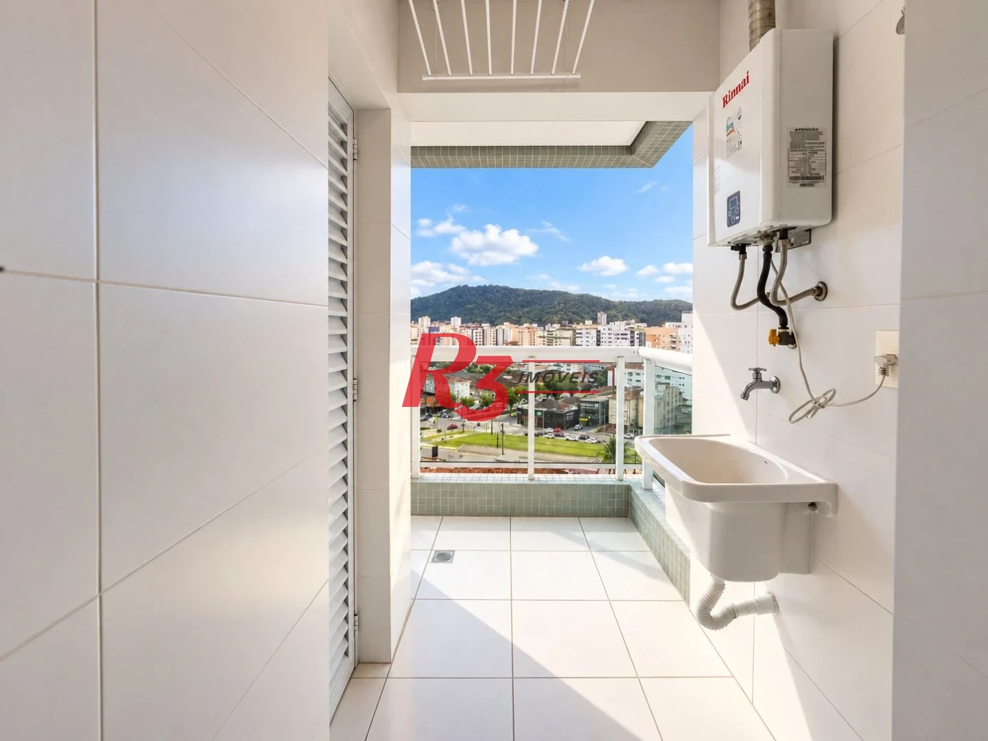 Apartamento com 2 dormitórios à venda, 76 m² por R$ 1.500.000,00 - Gonzaga - Santos/SP