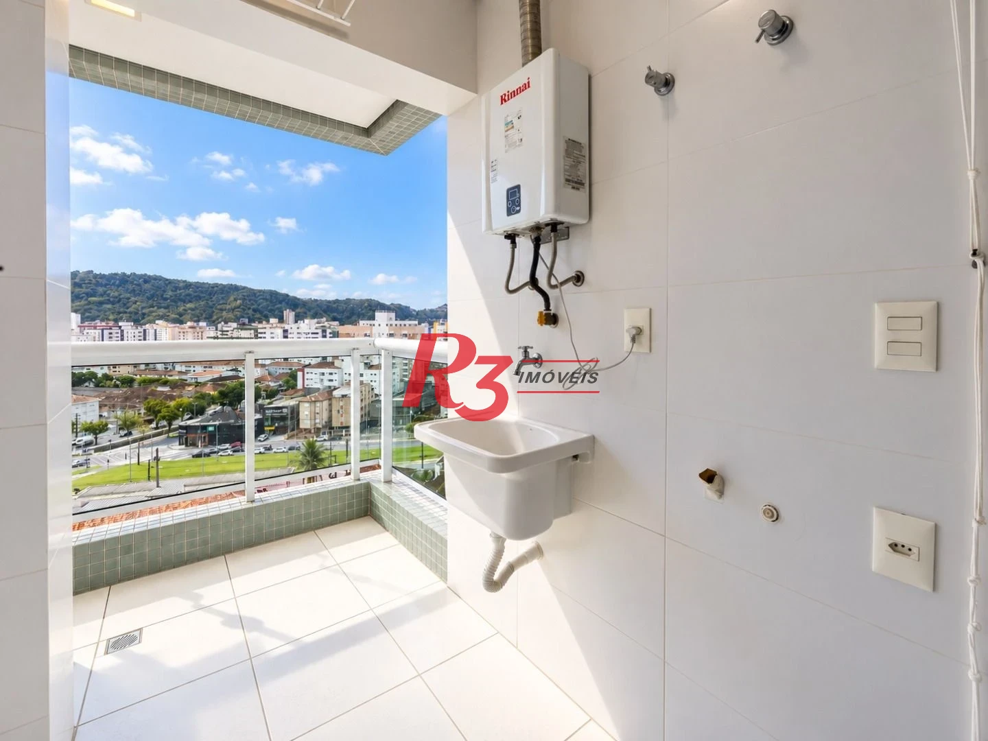 Apartamento com 2 dormitórios à venda, 76 m² por R$ 1.500.000,00 - Gonzaga - Santos/SP
