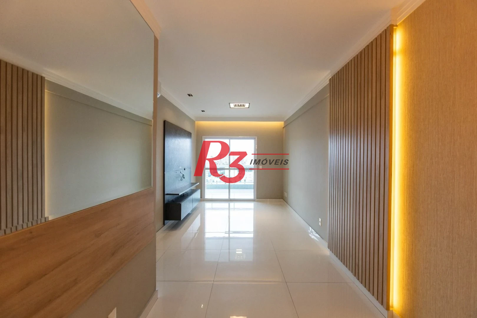 Apartamento com 2 dormitórios à venda, 76 m² por R$ 1.500.000,00 - Gonzaga - Santos/SP
