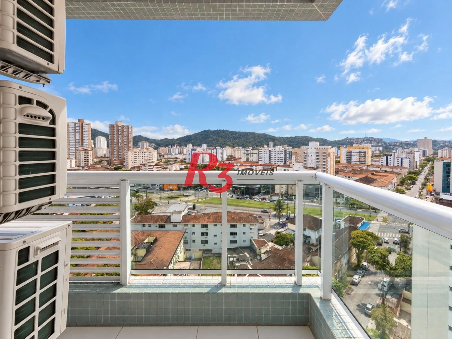 Apartamento com 2 dormitórios à venda, 76 m² por R$ 1.500.000,00 - Gonzaga - Santos/SP