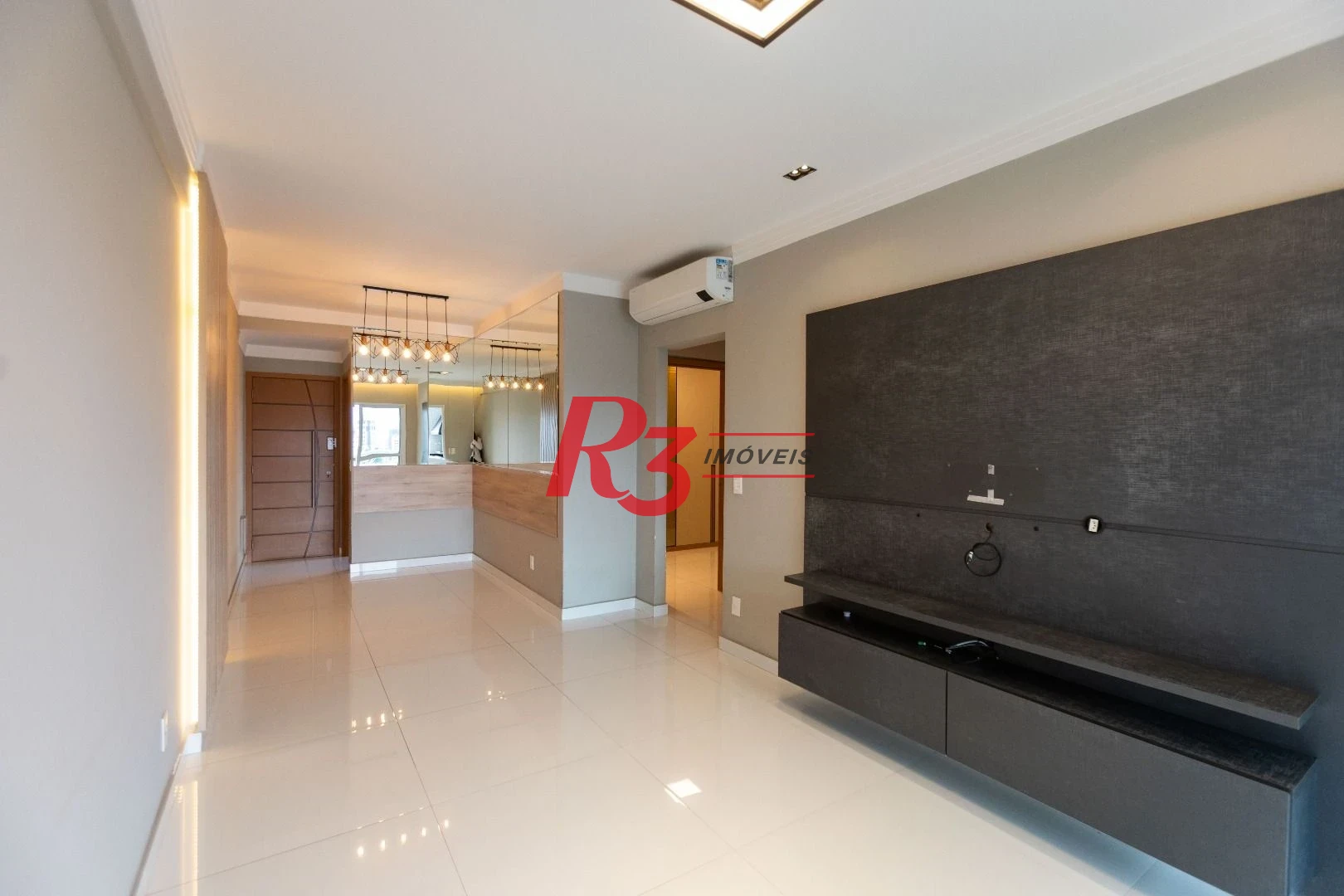Apartamento com 2 dormitórios à venda, 76 m² por R$ 1.500.000,00 - Gonzaga - Santos/SP