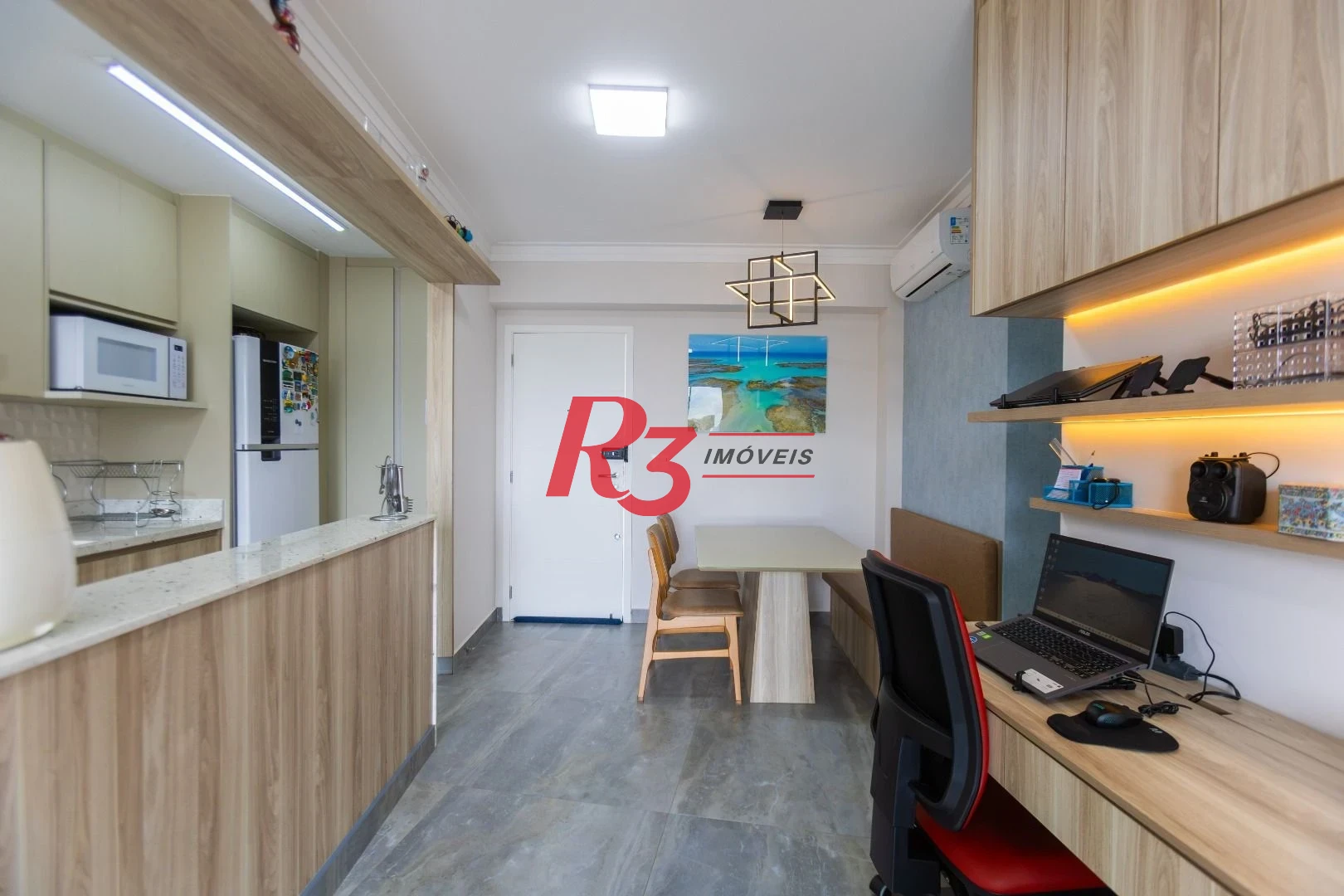 Apartamento com 2 dormitórios à venda, 72 m² por R$ 2.100.000,00 - Pompéia - Santos/SP