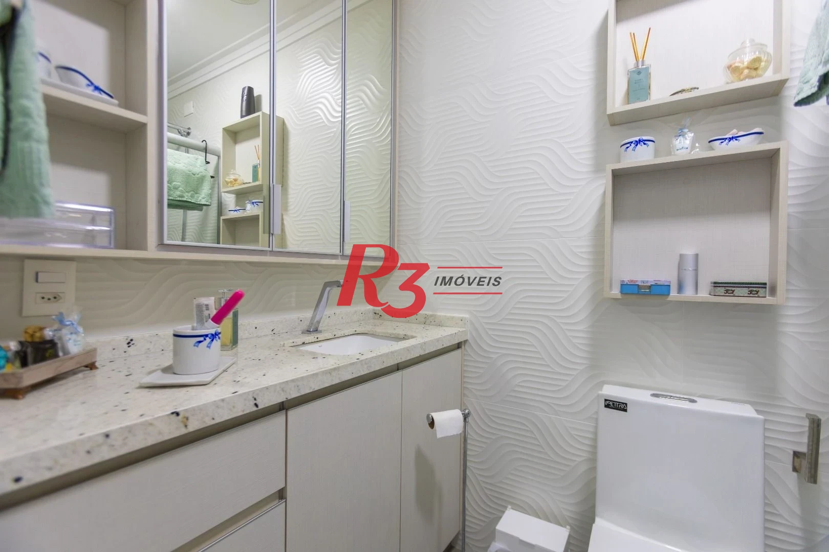 Apartamento com 2 dormitórios à venda, 72 m² por R$ 2.100.000,00 - Pompéia - Santos/SP