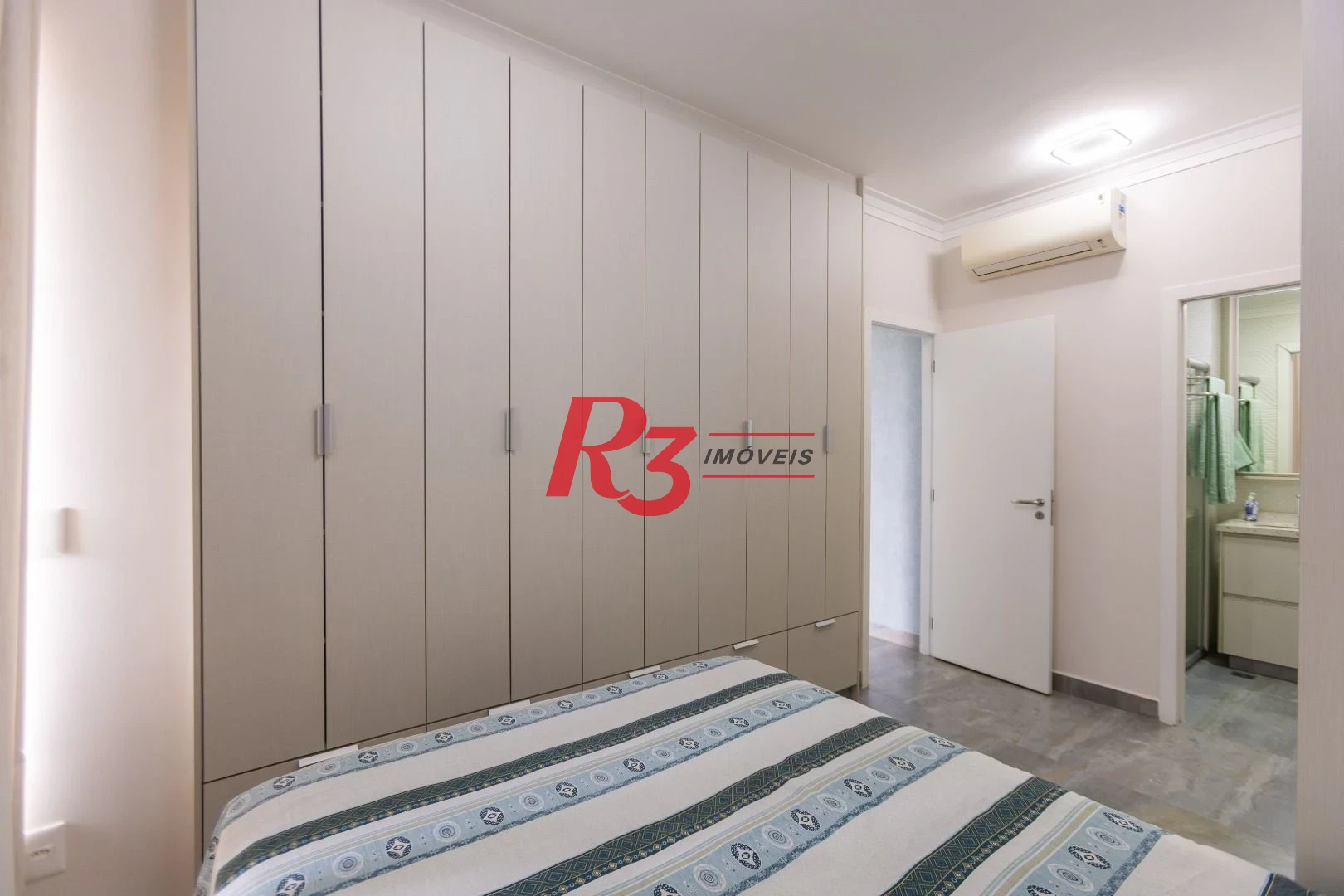 Apartamento com 2 dormitórios à venda, 72 m² por R$ 2.100.000,00 - Pompéia - Santos/SP