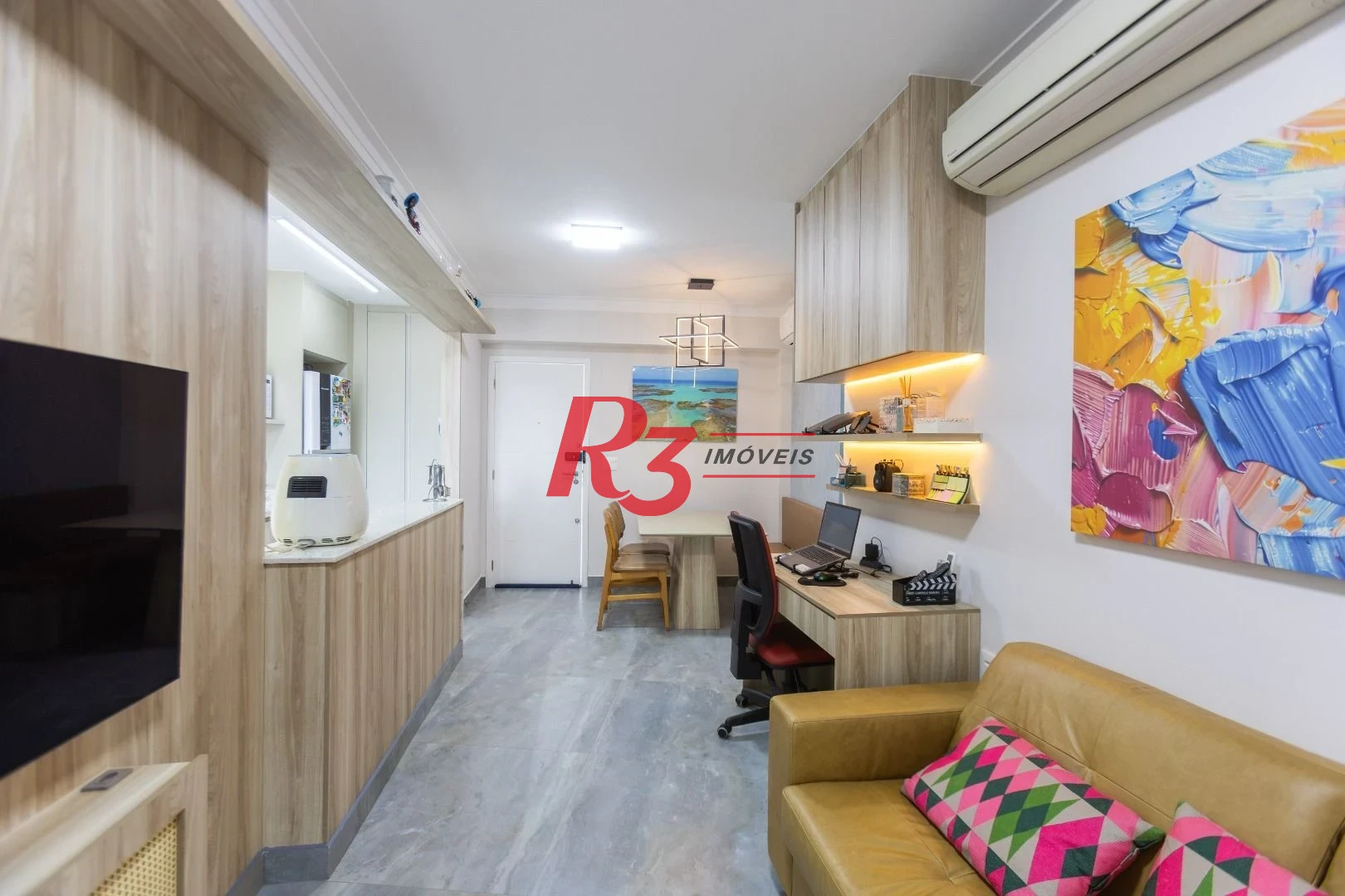 Apartamento com 2 dormitórios à venda, 72 m² por R$ 2.100.000,00 - Pompéia - Santos/SP