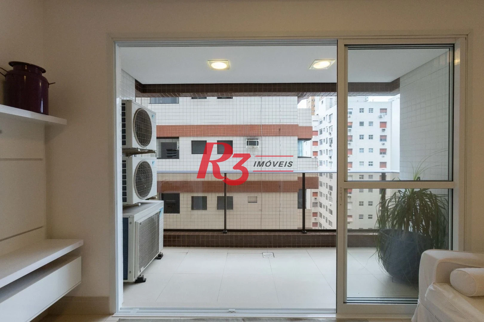 Apartamento com 2 dormitórios à venda, 112 m² por R$ 1.390.000,00 - Gonzaga - Santos/SP