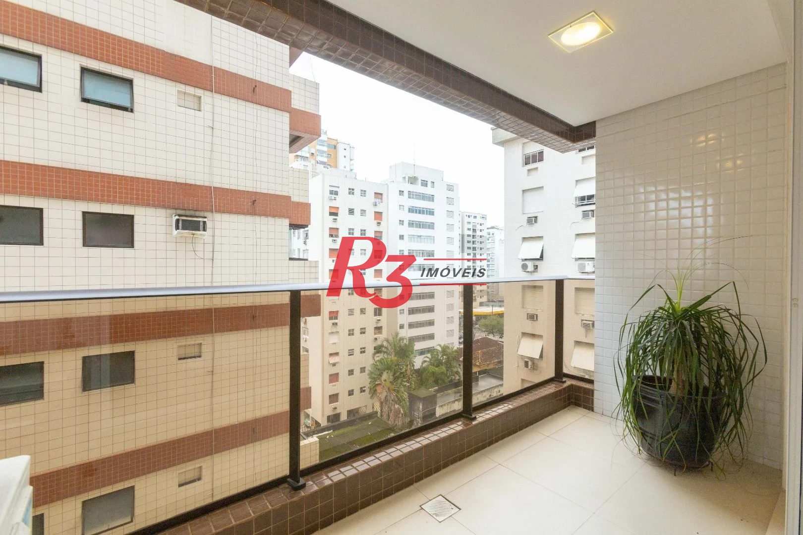 Apartamento com 2 dormitórios à venda, 112 m² por R$ 1.390.000,00 - Gonzaga - Santos/SP
