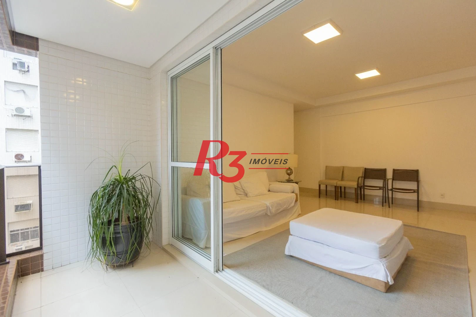 Apartamento com 2 dormitórios à venda, 112 m² por R$ 1.390.000,00 - Gonzaga - Santos/SP