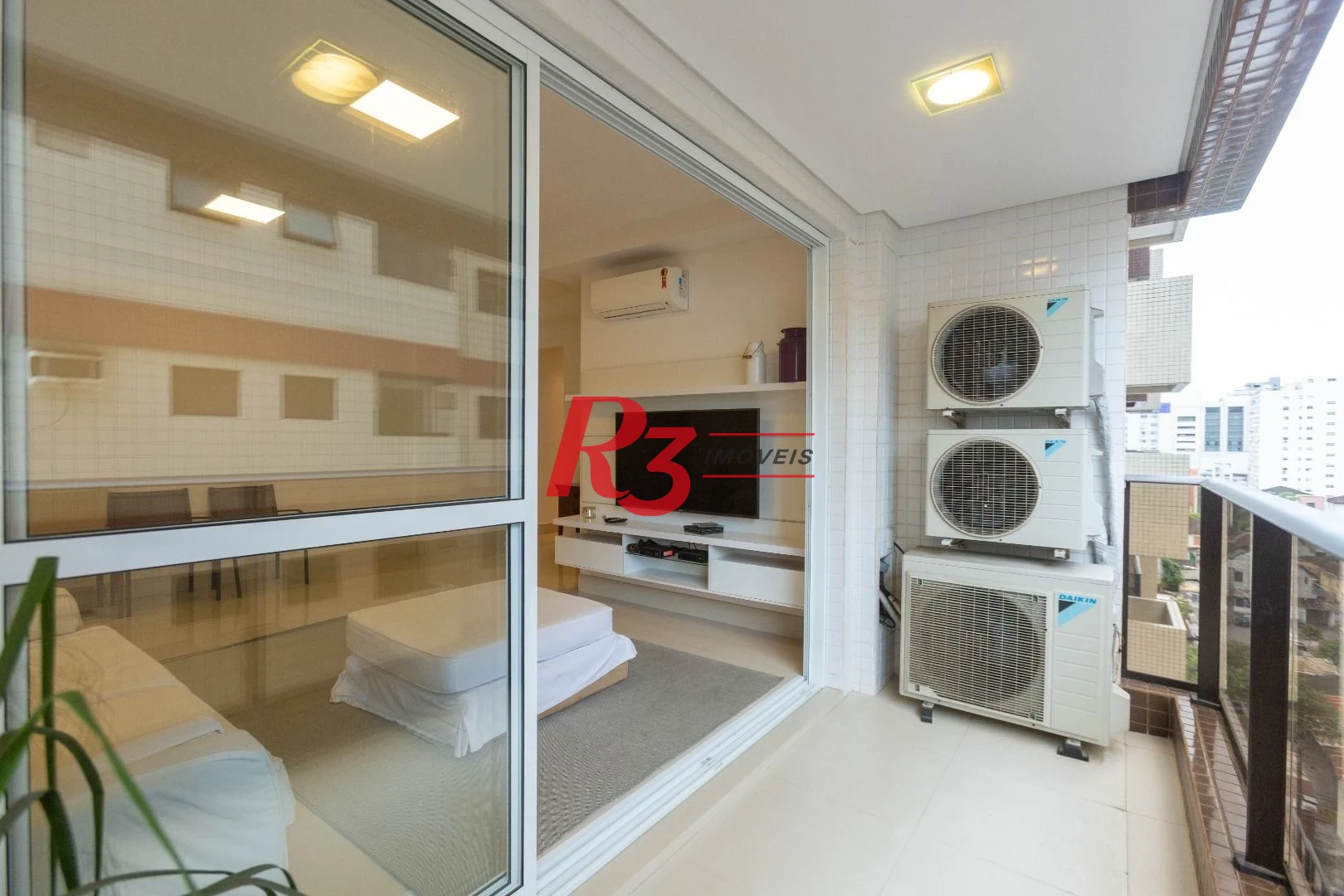 Apartamento com 2 dormitórios à venda, 112 m² por R$ 1.390.000,00 - Gonzaga - Santos/SP