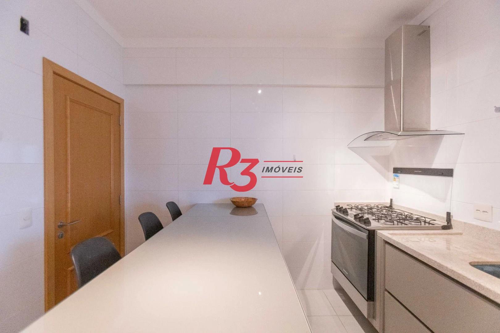 Apartamento com 2 dormitórios à venda, 112 m² por R$ 1.390.000,00 - Gonzaga - Santos/SP