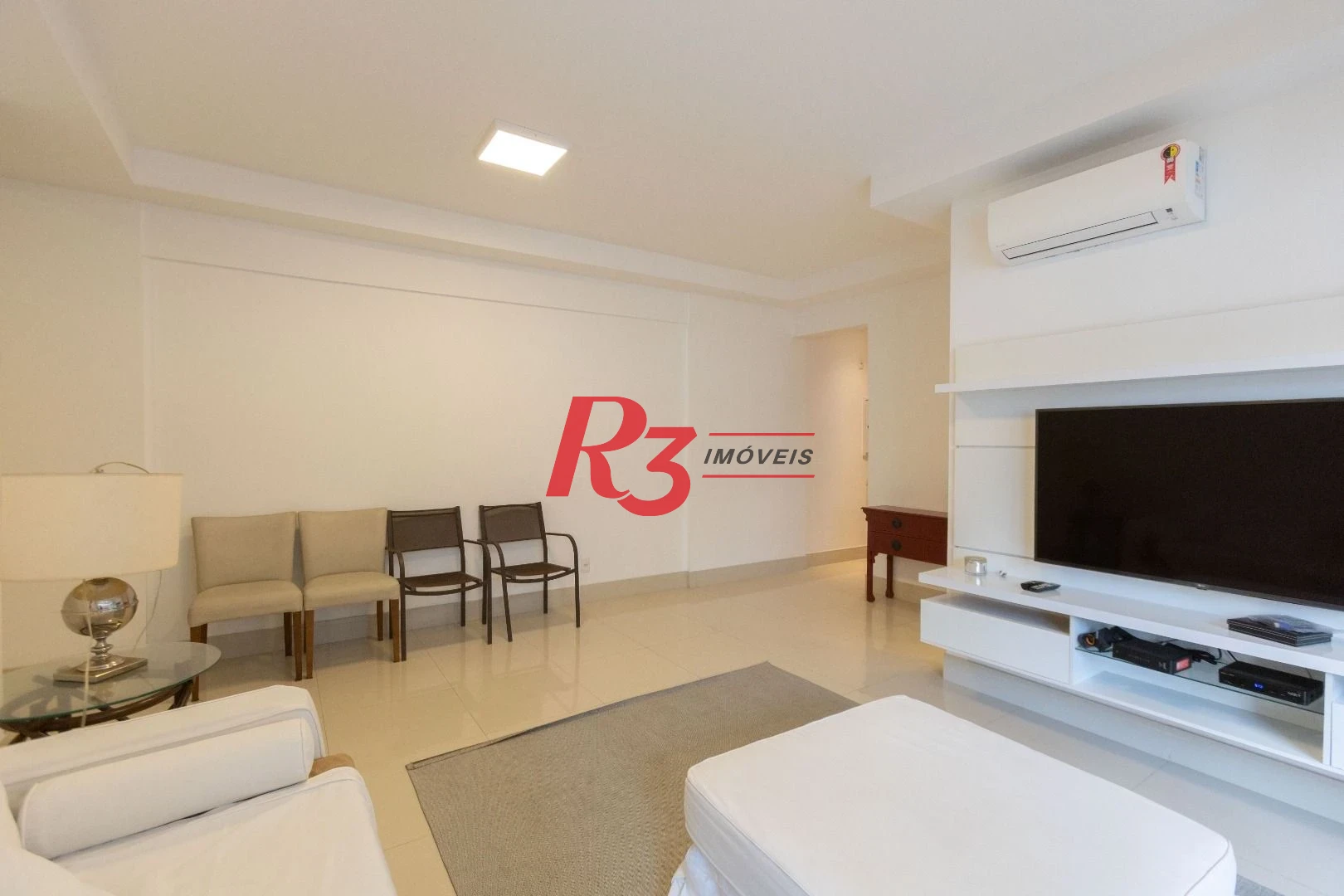 Apartamento com 2 dormitórios à venda, 112 m² por R$ 1.390.000,00 - Gonzaga - Santos/SP