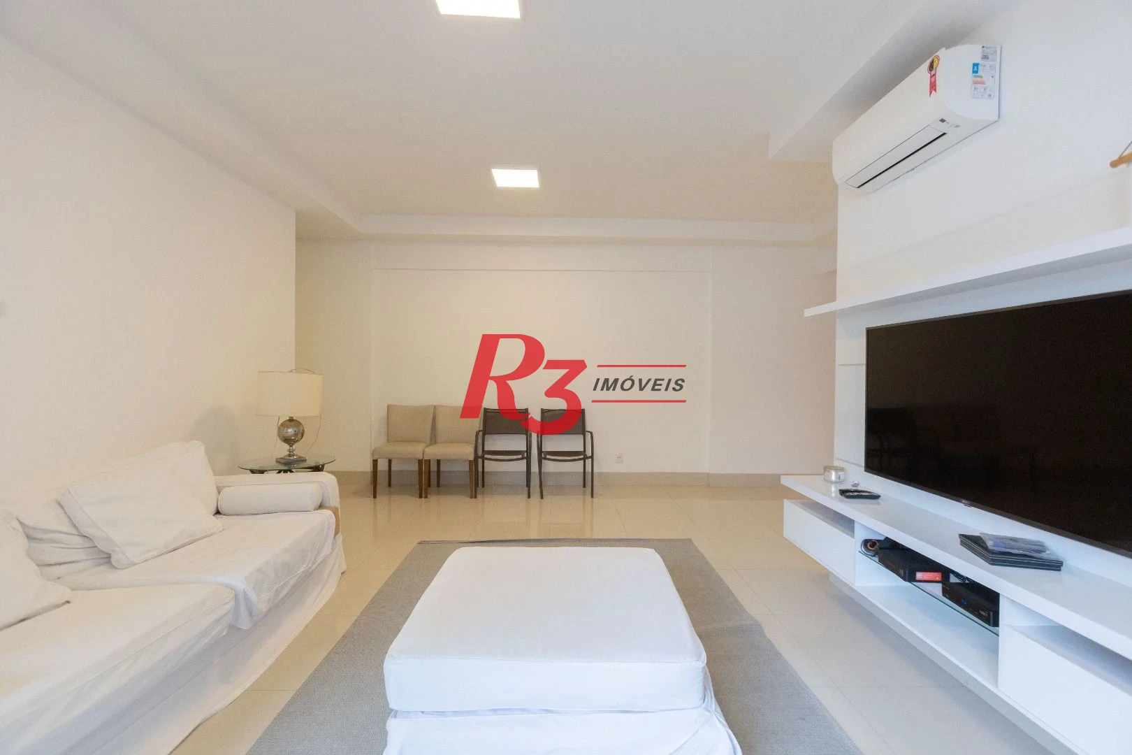Apartamento com 2 dormitórios à venda, 112 m² por R$ 1.390.000,00 - Gonzaga - Santos/SP