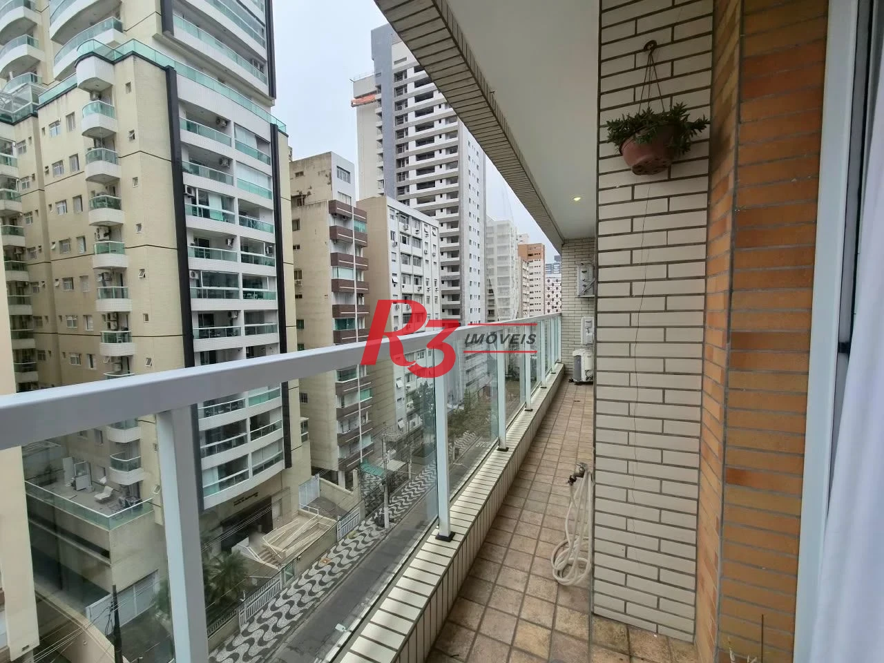 Apartamento com 2 dormitórios para alugar, 80 m² por R$ 6.000,00/mês - Gonzaga - Santos/SP