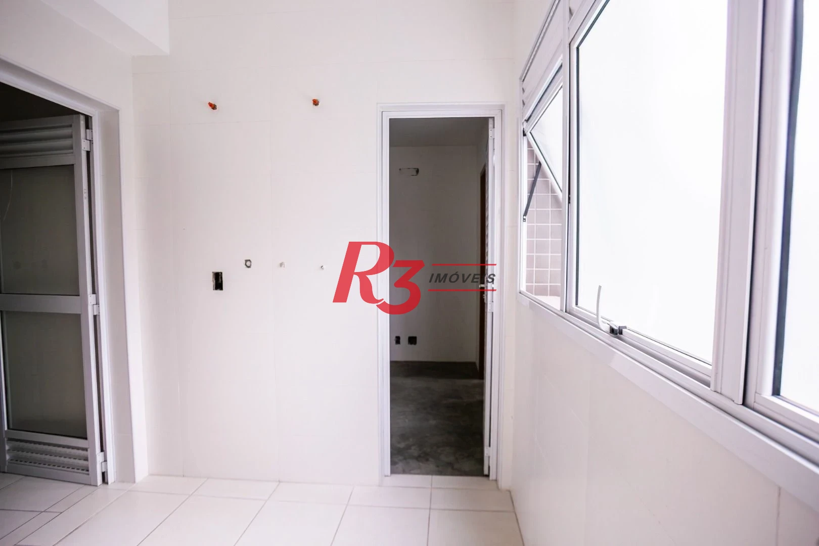Apartamento com 3 dormitórios à venda, 128 m² por R$ 1.650.000,00 - Embaré - Santos/SP