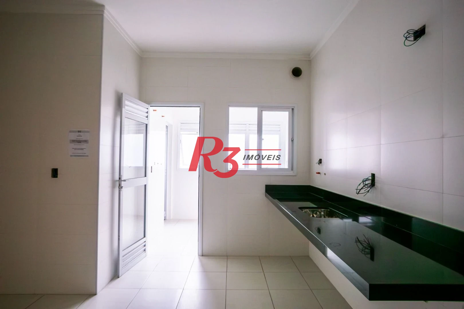 Apartamento com 3 dormitórios à venda, 128 m² por R$ 1.650.000,00 - Embaré - Santos/SP