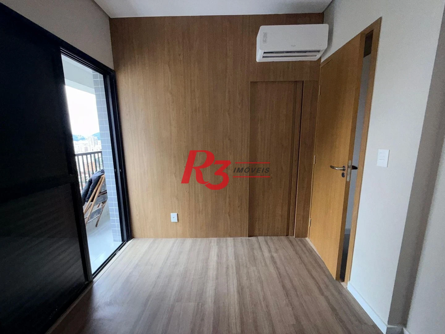 Apartamento com 2 dormitórios à venda, 70 m² por R$ 970.000,00 - José Menino - Santos/SP