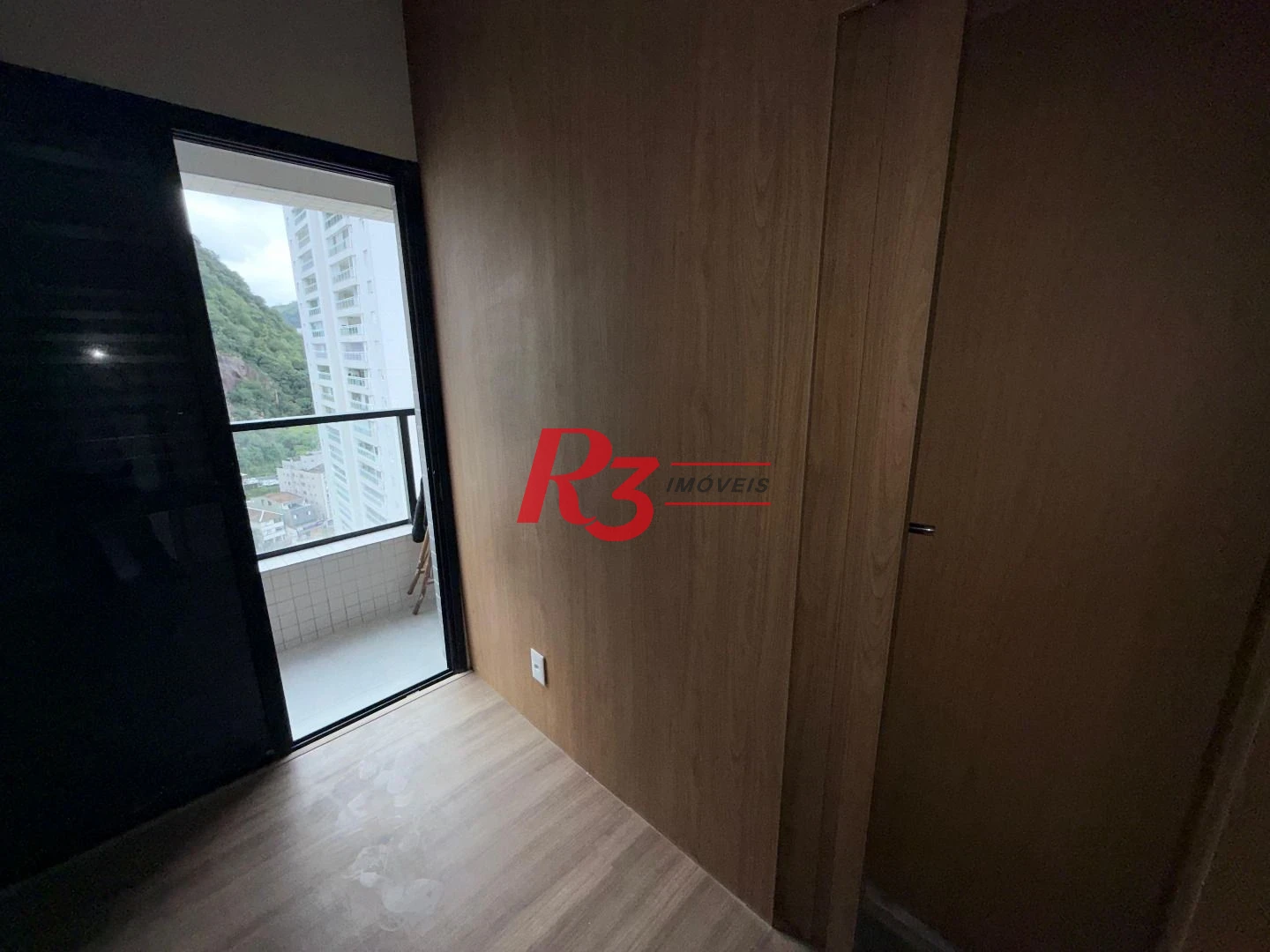 Apartamento com 2 dormitórios à venda, 70 m² por R$ 970.000,00 - José Menino - Santos/SP