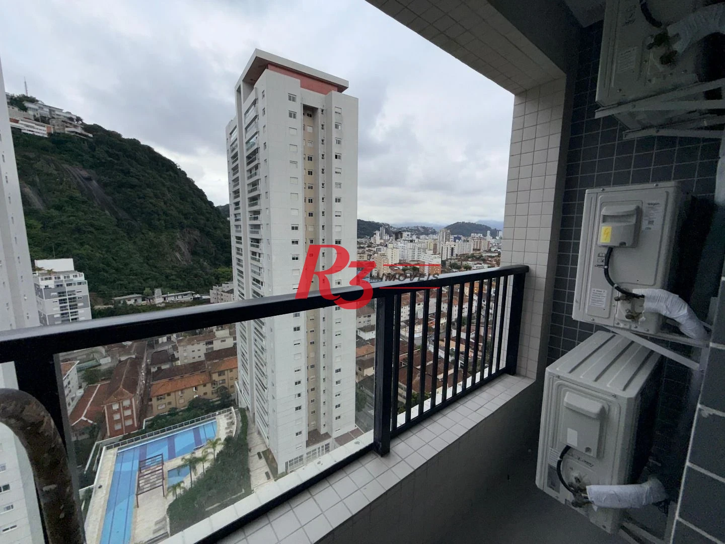 Apartamento com 2 dormitórios à venda, 70 m² por R$ 970.000,00 - José Menino - Santos/SP