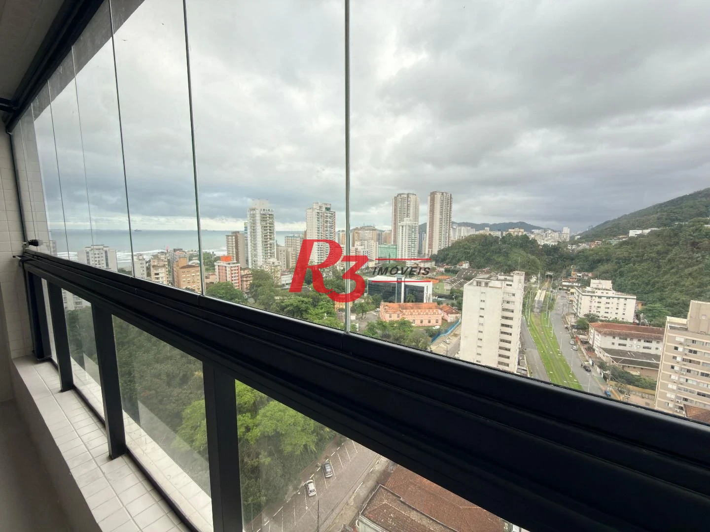 Apartamento com 2 dormitórios à venda, 70 m² por R$ 970.000,00 - José Menino - Santos/SP