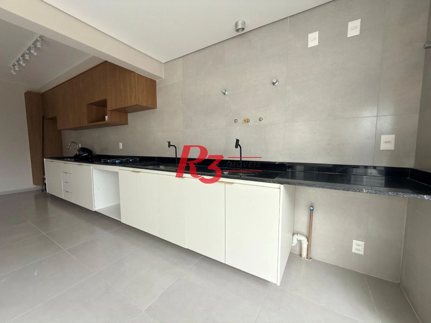 Apartamento com 2 dormitórios à venda, 70 m² por R$ 970.000,00 - José Menino - Santos/SP