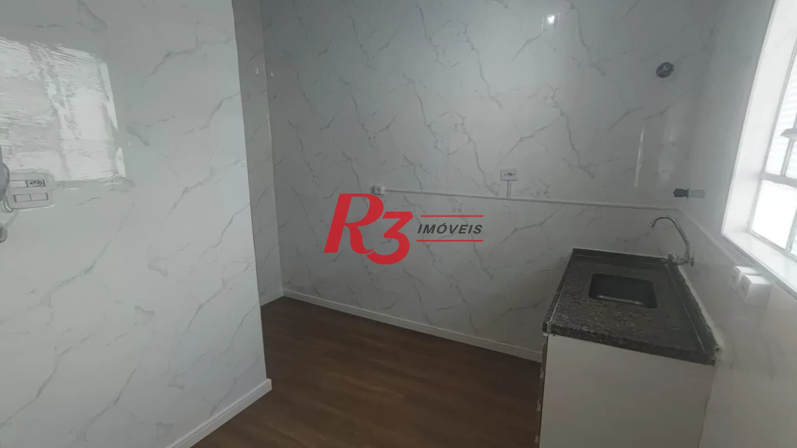 Apartamento com 2 dormitórios à venda, 56 m² por R$ 345.000,00 - Vila Belmiro - Santos/SP