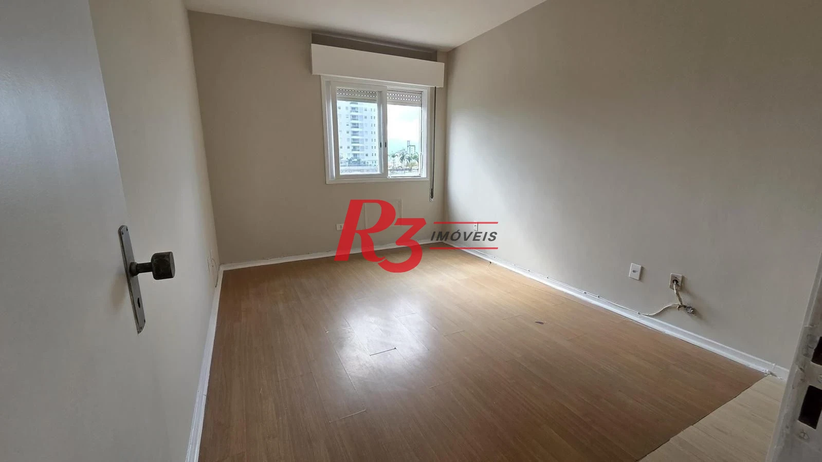 Apartamento com 3 dormitórios à venda, 105 m² por R$ 740.000,00 - Boqueirão - Santos/SP