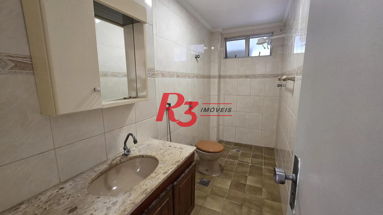Apartamento com 3 dormitórios à venda, 105 m² por R$ 740.000,00 - Boqueirão - Santos/SP