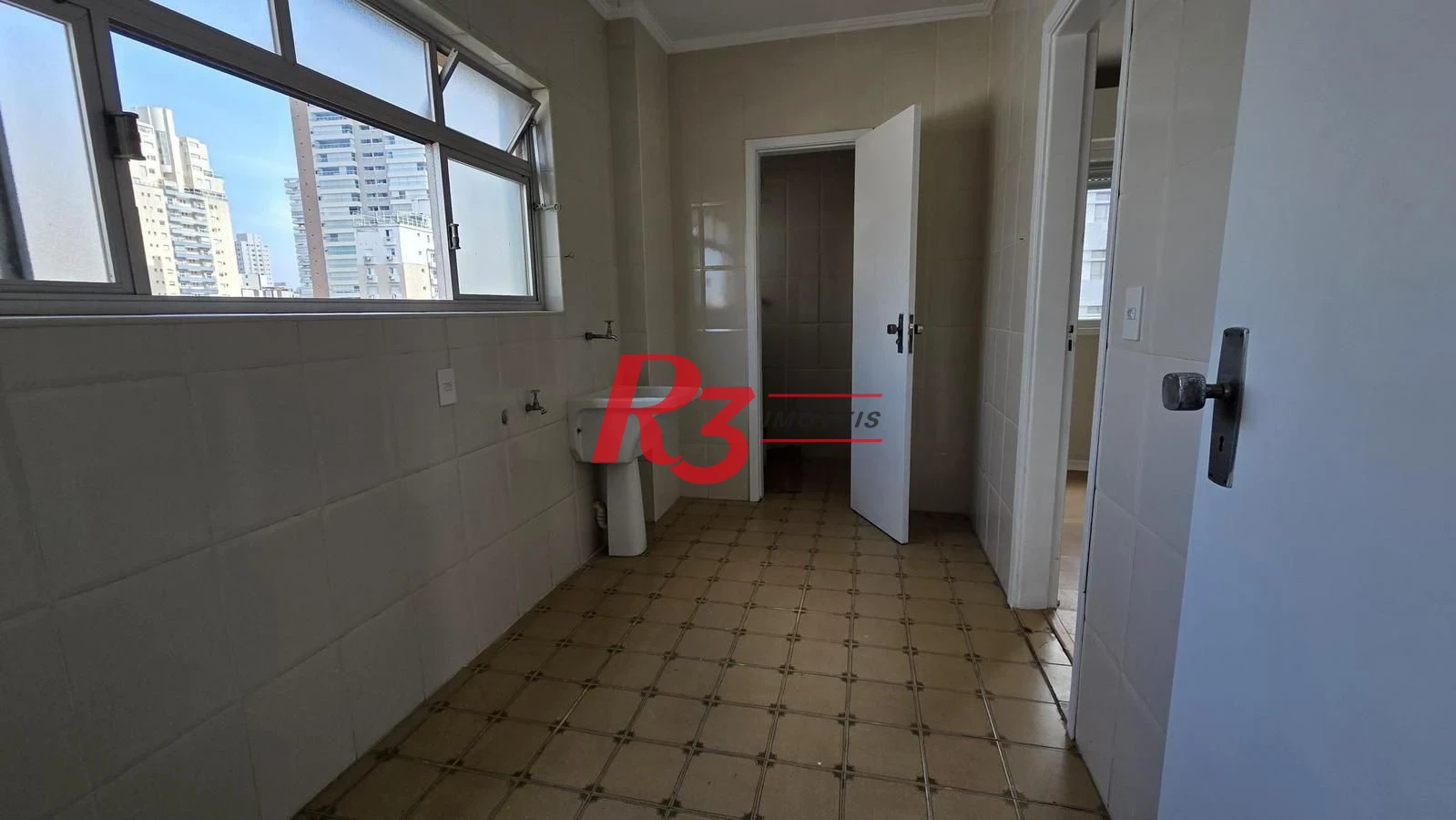 Apartamento com 3 dormitórios à venda, 105 m² por R$ 740.000,00 - Boqueirão - Santos/SP