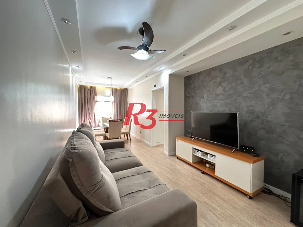 Apartamento com 2 dormitórios à venda, 74 m² por R$ 565.000,00 - Embaré - Santos/SP