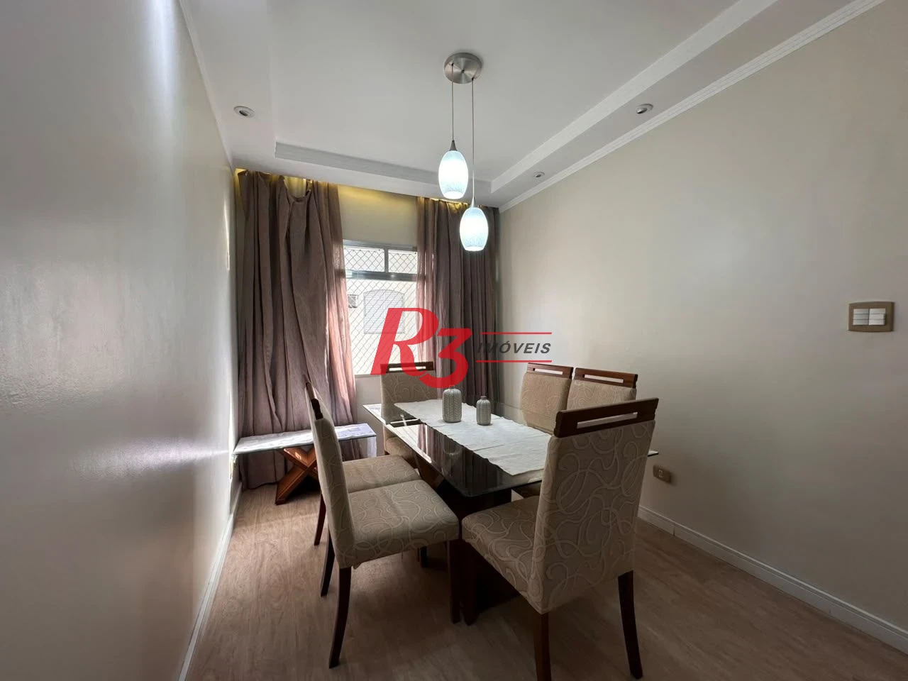 Apartamento com 2 dormitórios à venda, 74 m² por R$ 565.000,00 - Embaré - Santos/SP