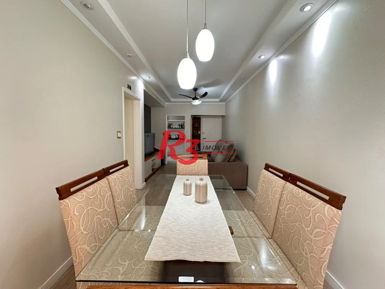 Apartamento com 2 dormitórios à venda, 74 m² por R$ 565.000,00 - Embaré - Santos/SP