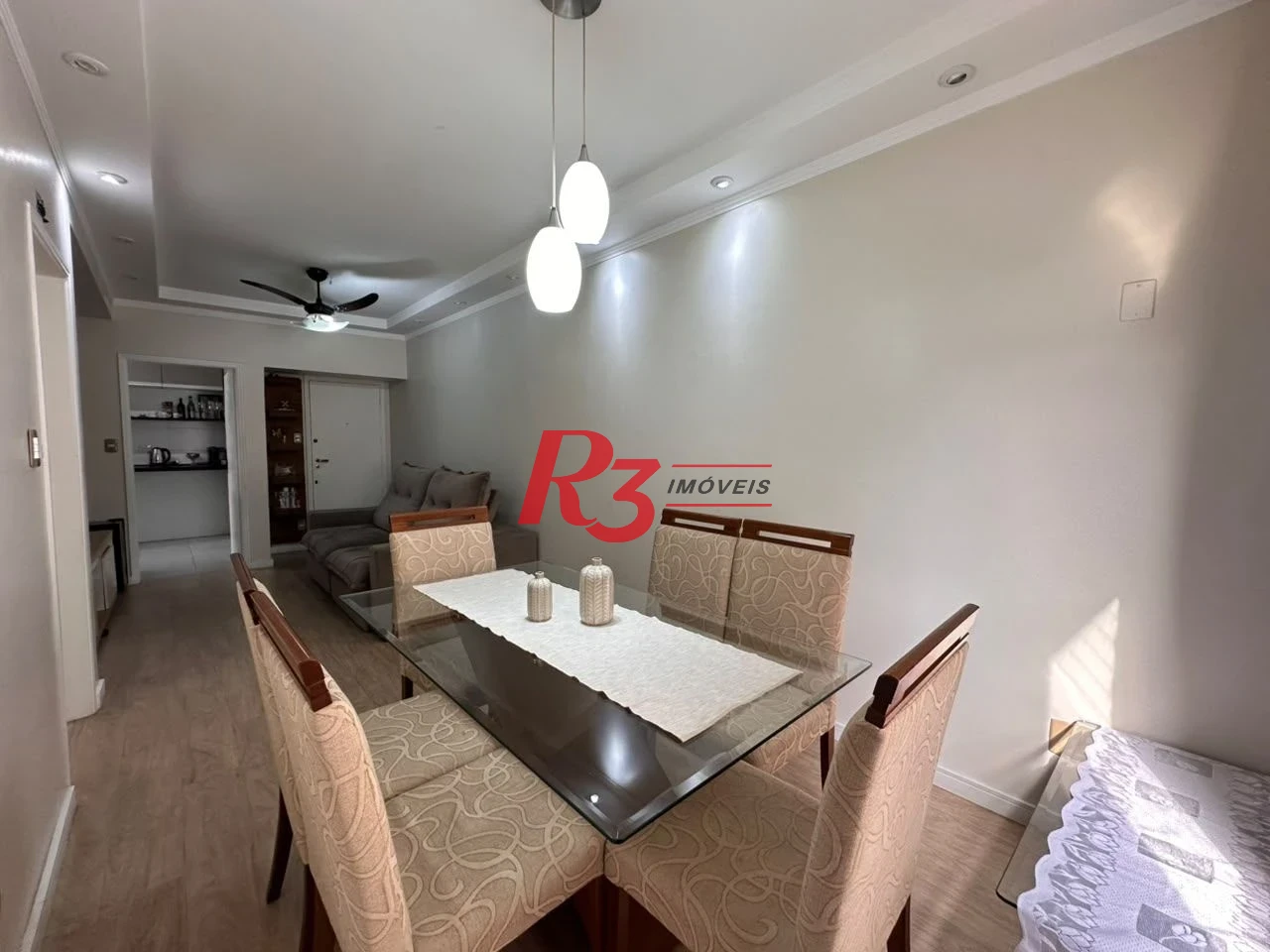 Apartamento com 2 dormitórios à venda, 74 m² por R$ 565.000,00 - Embaré - Santos/SP
