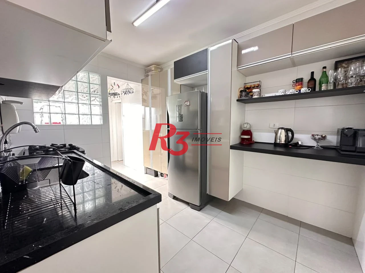 Apartamento com 2 dormitórios à venda, 74 m² por R$ 565.000,00 - Embaré - Santos/SP