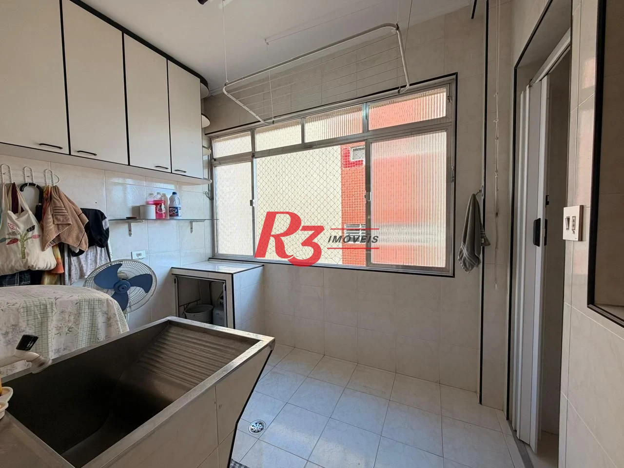 Apartamento com 2 dormitórios à venda, 100 m² por R$ 750.000,00 - Gonzaga - Santos/SP