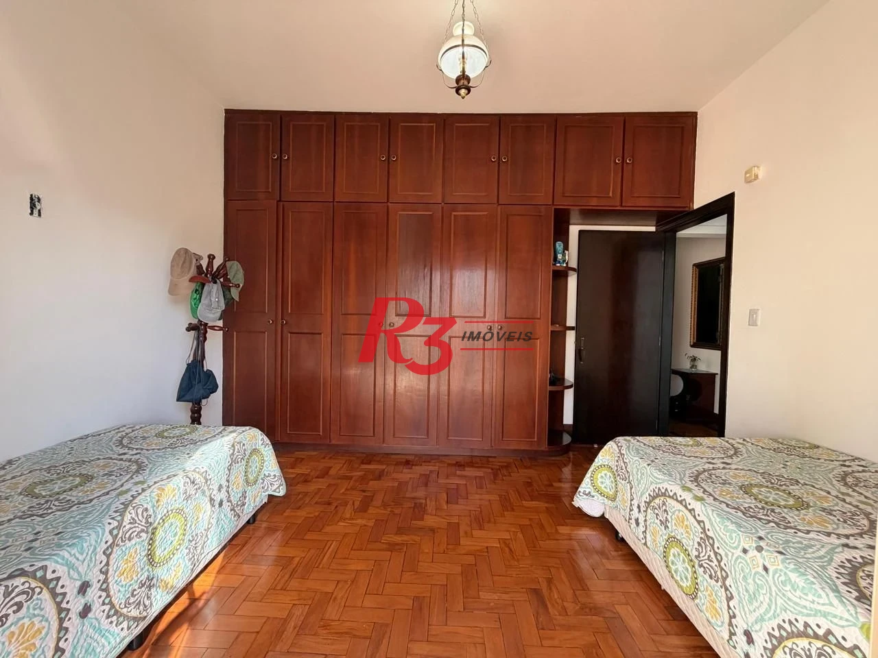Apartamento com 2 dormitórios à venda, 100 m² por R$ 750.000,00 - Gonzaga - Santos/SP
