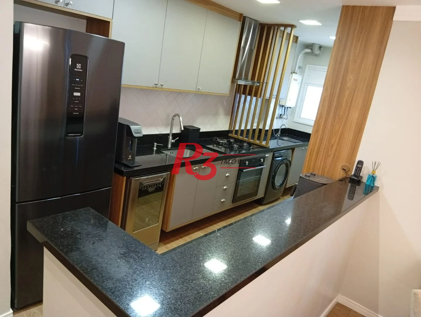 Apartamento com 3 dormitórios à venda, 77 m² por R$ 875.000,00 - Ponta da Praia - Santos/SP